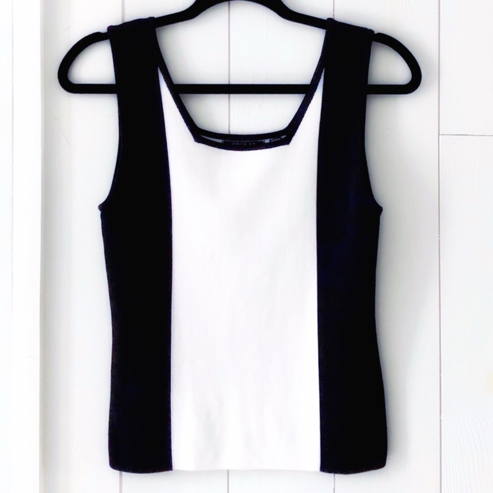 Cyrus White Black Colour Block Knit Sleeveless Top Size Medium